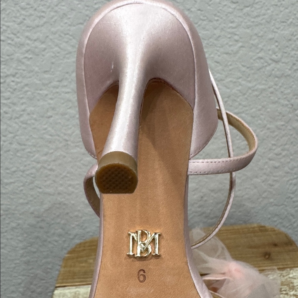 Badgley Mischka Terris Tulle Poof Bow Heel Pink Blush Size 6 - Picture 7 of 8